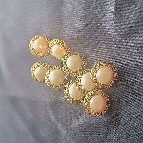 (J20) Small 18 vintage accent trim pearl shank buttons - Picture 2 of 6